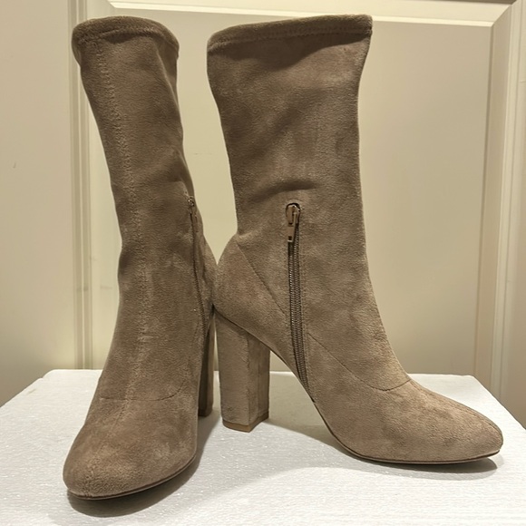 Renvy pull on boots mid calf soft suede like chunky heel half zip size 8 beige - Picture 1 of 12